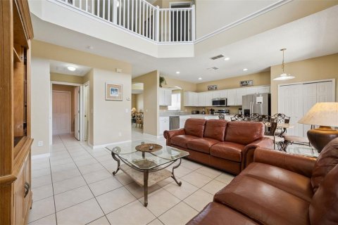 House in Kissimmee, Florida 7 bedrooms, 267.65 sq.m. № 2214639 - photo 6