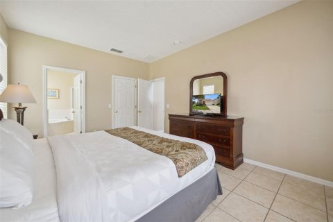 House in Kissimmee, Florida 7 bedrooms, 267.65 sq.m. № 2214639 - photo 15
