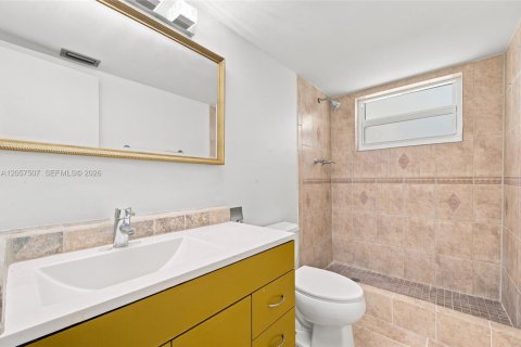 Condominio en venta en Tamarac, Florida, 2 dormitorios, 95.22 m2 № 2186182 - foto 27