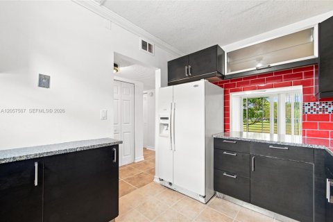 Condominio en venta en Tamarac, Florida, 2 dormitorios, 95.22 m2 № 2186182 - foto 17