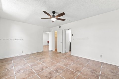 Condominio en venta en Tamarac, Florida, 2 dormitorios, 95.22 m2 № 2186182 - foto 21