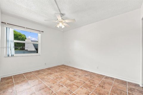 Condominio en venta en Tamarac, Florida, 2 dormitorios, 95.22 m2 № 2186182 - foto 26
