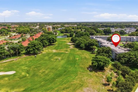 Condominio en venta en Tamarac, Florida, 2 dormitorios, 95.22 m2 № 2186182 - foto 4