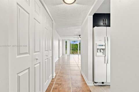 Condominio en venta en Tamarac, Florida, 2 dormitorios, 95.22 m2 № 2186182 - foto 16
