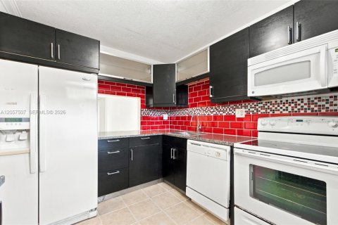 Condominio en venta en Tamarac, Florida, 2 dormitorios, 95.22 m2 № 2186182 - foto 13