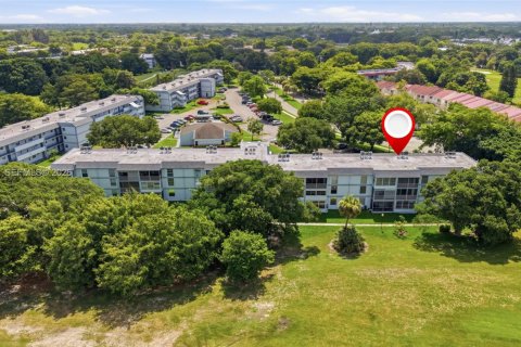 Condominio en venta en Tamarac, Florida, 2 dormitorios, 95.22 m2 № 2186182 - foto 6