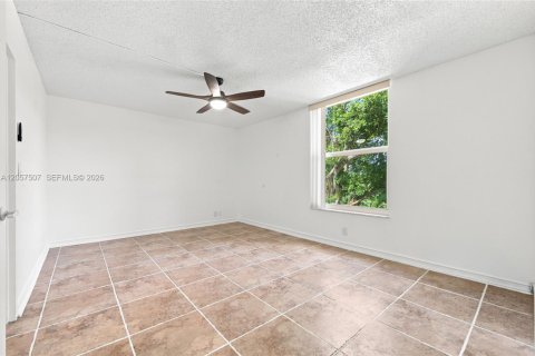Condominio en venta en Tamarac, Florida, 2 dormitorios, 95.22 m2 № 2186182 - foto 19