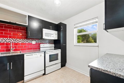 Condominio en venta en Tamarac, Florida, 2 dormitorios, 95.22 m2 № 2186182 - foto 14