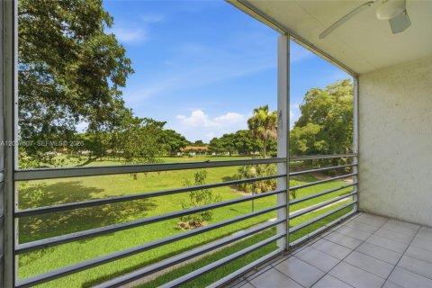 Condominio en Tamarac, Florida, 2 dormitorios № 2186182