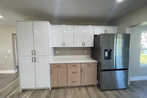 Casa en alquiler en Clearwater, Florida, 3 dormitorios, 113.25 m2 № 1917837 - foto 3