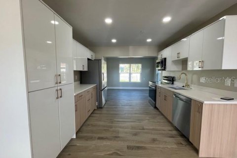 Casa en alquiler en Clearwater, Florida, 3 dormitorios, 113.25 m2 № 1917837 - foto 4