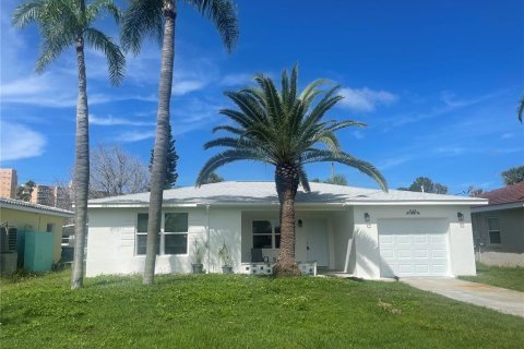 Casa en alquiler en Clearwater, Florida, 3 dormitorios, 113.25 m2 № 1917837 - foto 1