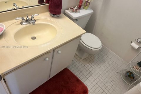 Condo in Pembroke Pines, Florida, 2 bedrooms  № 2086030 - photo 29