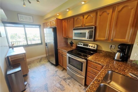 Condominio en alquiler en Fort Lauderdale, Florida, 2 dormitorios, 122.26 m2 № 2016266 - foto 9