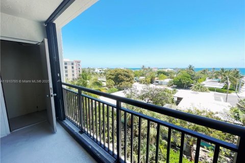 Condominio en alquiler en Fort Lauderdale, Florida, 2 dormitorios, 122.26 m2 № 2016266 - foto 4
