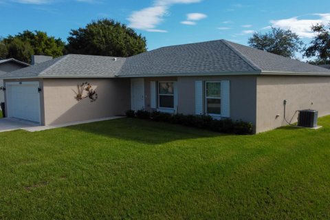 Villa ou maison à vendre à St. Lucie, Floride: 3 chambres, 135.64 m2 № 2083012 - photo 6