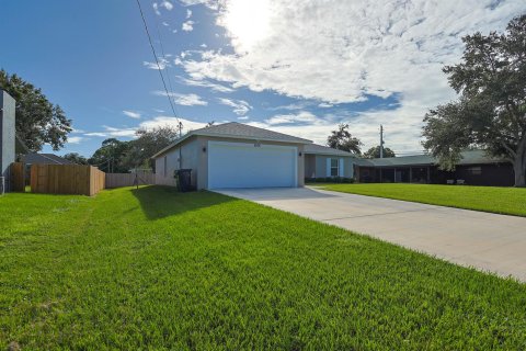 Villa ou maison à vendre à St. Lucie, Floride: 3 chambres, 135.64 m2 № 2083012 - photo 8