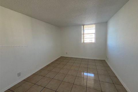 Copropriété à louer à Miami, Floride: 1 chambre, 55.56 m2 № 1922136 - photo 5