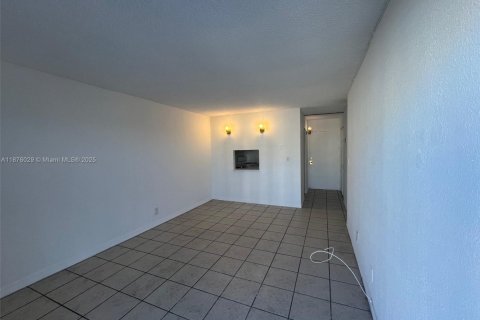 Copropriété à louer à Miami, Floride: 1 chambre, 55.56 m2 № 1922136 - photo 4