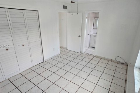 Condominio en alquiler en Miami, Florida, 2 dormitorios, 75.53 m2 № 1992770 - foto 8