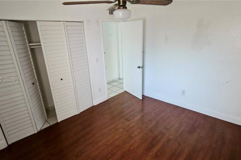 Condominio en alquiler en Miami, Florida, 2 dormitorios, 75.53 m2 № 1992770 - foto 7