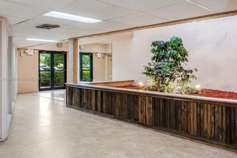 Condo in Coral Springs, Florida, 2 bedrooms  № 1987578 - photo 21