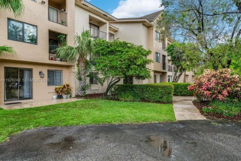 Condo in Coral Springs, Florida, 2 bedrooms  № 1987578 - photo 22