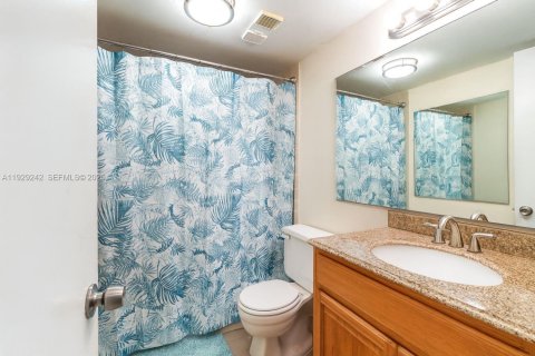 Condo in Coral Springs, Florida, 2 bedrooms  № 1987578 - photo 8