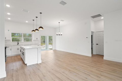House in Ocklawaha, Florida 3 bedrooms, 134.52 sq.m. № 2166147 - photo 13