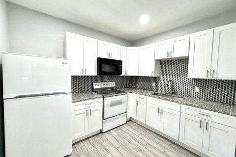 Apartamento en alquiler en Tampa, Florida, 1 dormitorio, 40.13 m2 № 1913768 - foto 3