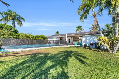 Купить виллу или дом в Хомстед, Флорида 3 спальни, 133.31м2, № 1994538 - фото 16