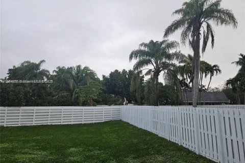 Villa ou maison à vendre à Miami, Floride: 4 chambres, 290.32 m2 № 1979261 - photo 27