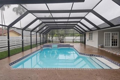 Villa ou maison à vendre à Miami, Floride: 4 chambres, 290.32 m2 № 1979261 - photo 22