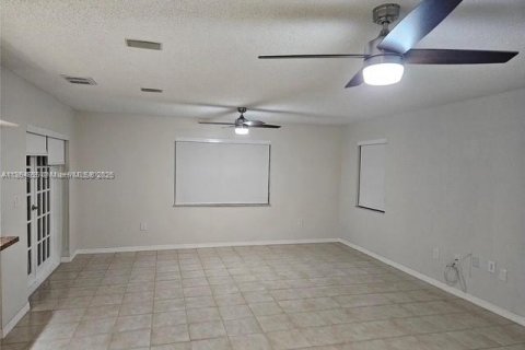 Villa ou maison à vendre à Miami, Floride: 4 chambres, 290.32 m2 № 1979261 - photo 6