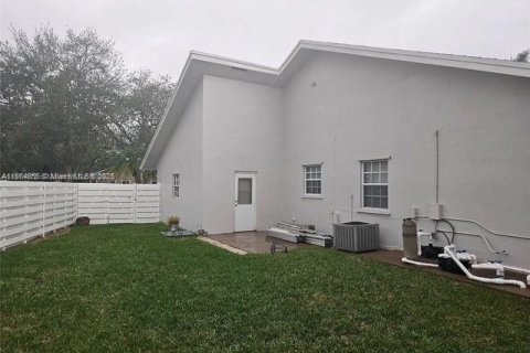 Villa ou maison à vendre à Miami, Floride: 4 chambres, 290.32 m2 № 1979261 - photo 24