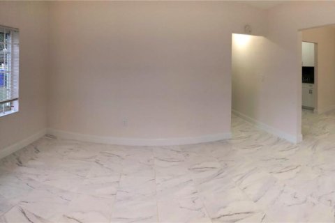 Propiedad comercial en venta en Miami, Florida, 130.06 m2 № 1861626 - foto 4