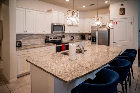 Townhouse in Davenport, Florida 5 bedrooms, 212.1 sq.m. № 1908981 - photo 12