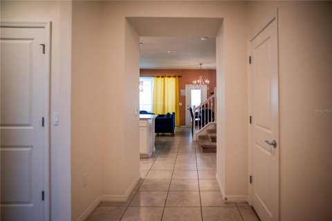 Townhouse in Davenport, Florida 5 bedrooms, 212.1 sq.m. № 1908981 - photo 4