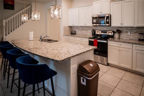 Townhouse in Davenport, Florida 5 bedrooms, 212.1 sq.m. № 1908981 - photo 13