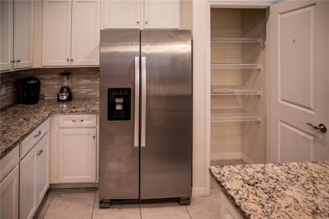 Townhouse in Davenport, Florida 5 bedrooms, 212.1 sq.m. № 1908981 - photo 16