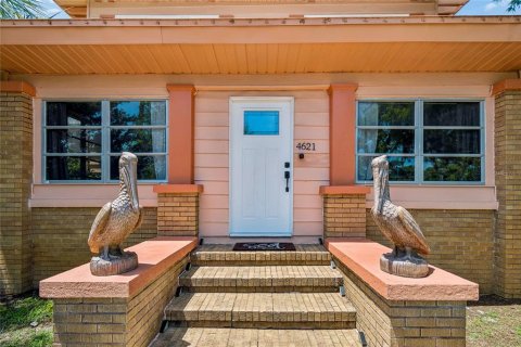 Villa ou maison à vendre à Saint Petersburg, Floride: 4 chambres, 185.71 m2 № 2231103 - photo 2