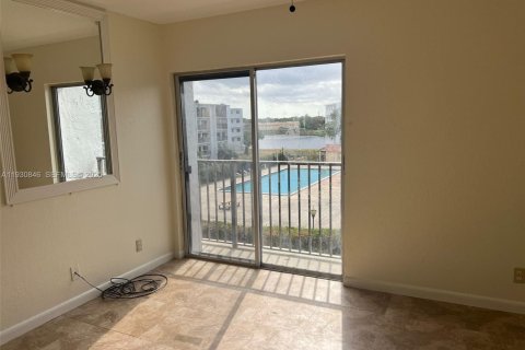 Copropriété à louer à Miramar, Floride: 2 chambres, 77.29 m2 № 1989522 - photo 13