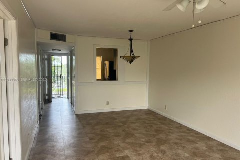 Copropriété à louer à Miramar, Floride: 2 chambres, 77.29 m2 № 1989522 - photo 11