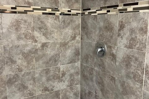 Copropriété à louer à Miramar, Floride: 2 chambres, 77.29 m2 № 1989522 - photo 14