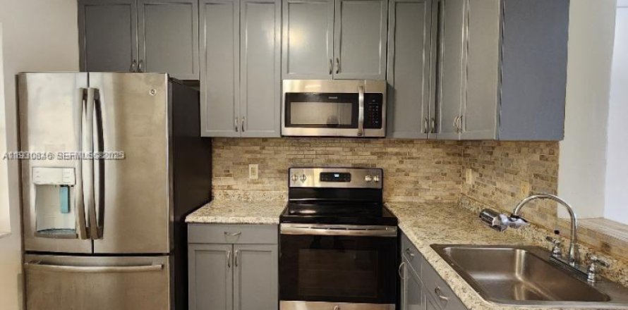 Condo à Miramar, Floride, 2 chambres  № 1989522