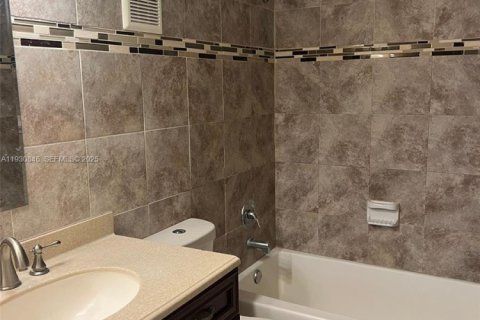 Copropriété à louer à Miramar, Floride: 2 chambres, 77.29 m2 № 1989522 - photo 18