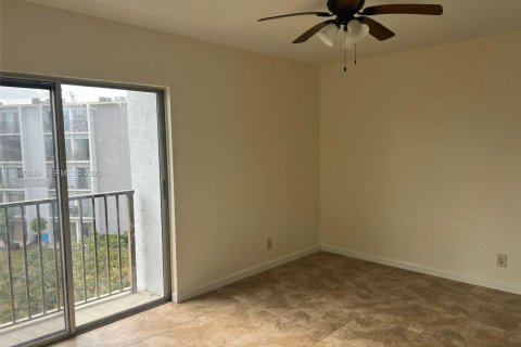 Copropriété à louer à Miramar, Floride: 2 chambres, 77.29 m2 № 1989522 - photo 12