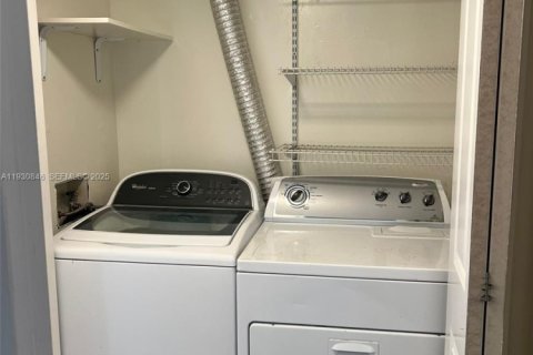 Copropriété à louer à Miramar, Floride: 2 chambres, 77.29 m2 № 1989522 - photo 16