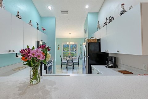 Condo in Sarasota, Florida, 2 bedrooms № 2092270 - photo 11