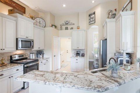 House in DeBary, Florida 4 bedrooms, 201.69 sq.m. № 1679605 - photo 10